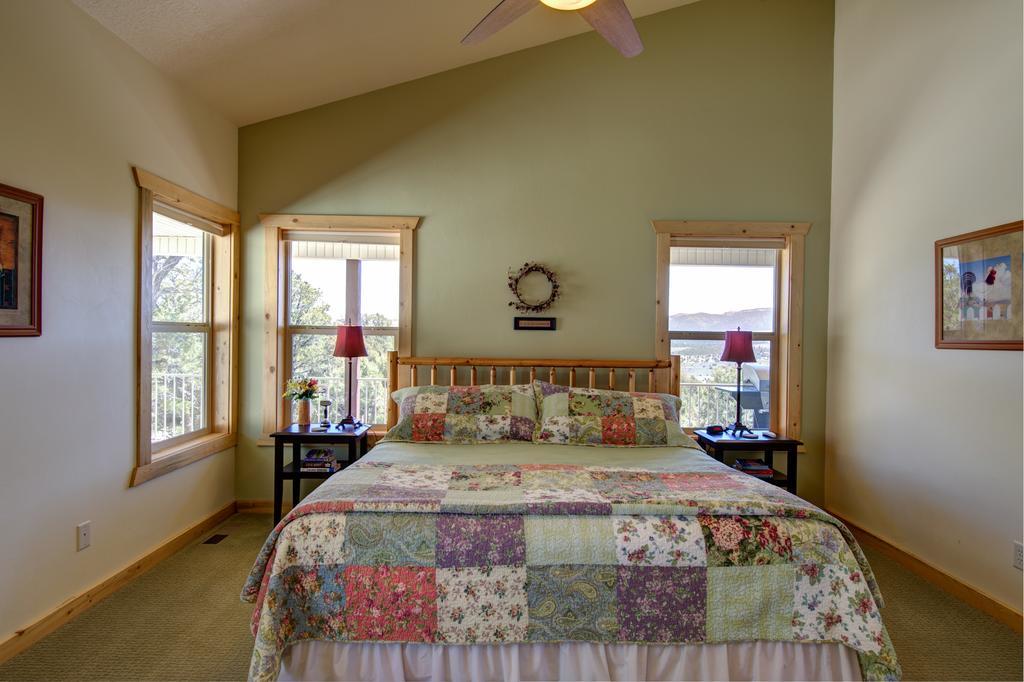 Ridgetop Hideaway Hatch Exterior photo